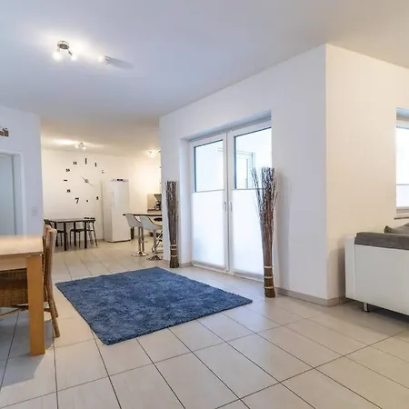 200m² Mit 6 Schlafzimmer Apartment