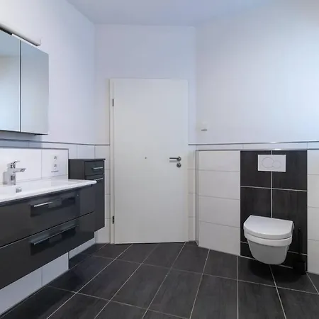 Apartment 200m² Mit 6 Schlafzimmer *