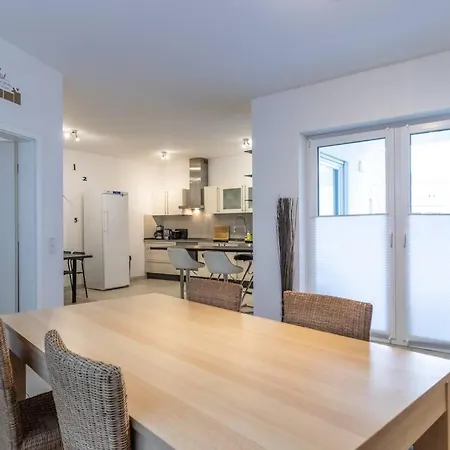 Апартаменты 200m² Mit 6 Schlafzimmer *