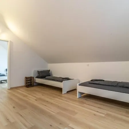 200m² Mit 6 Schlafzimmer Woerrstadt