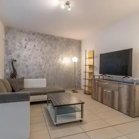 200m² Mit 6 Schlafzimmer Apartment Woerrstadt