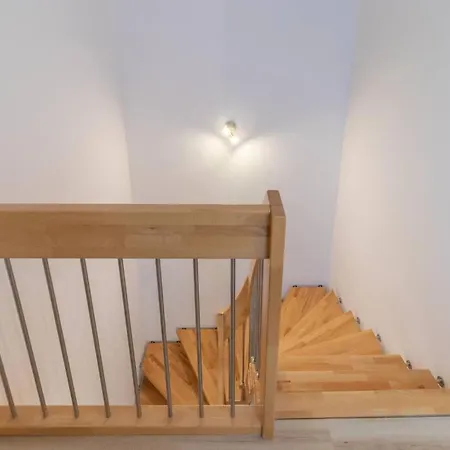 200m² Mit 6 Schlafzimmer Апартаменты