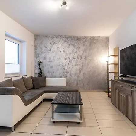 Apartment 200m² Mit 6 Schlafzimmer Woerrstadt