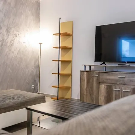 Apartment 200m² Mit 6 Schlafzimmer *