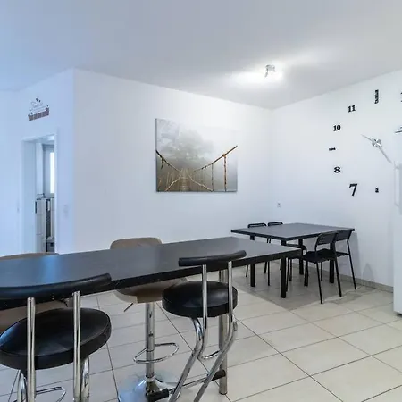 200m² Mit 6 Schlafzimmer
