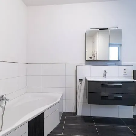 Apartment 200m² Mit 6 Schlafzimmer *