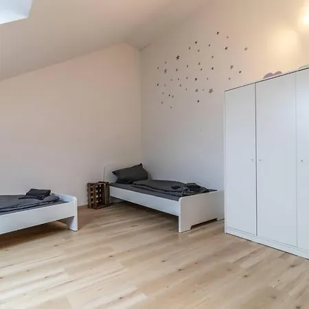 Apartment 200m² Mit 6 Schlafzimmer