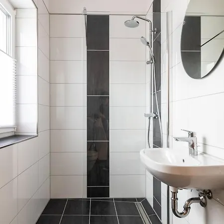 Apartment 200m² Mit 6 Schlafzimmer Woerrstadt