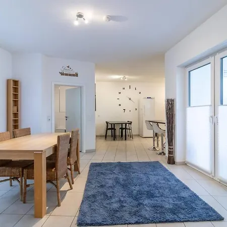 Апартаменты 200m² Mit 6 Schlafzimmer *