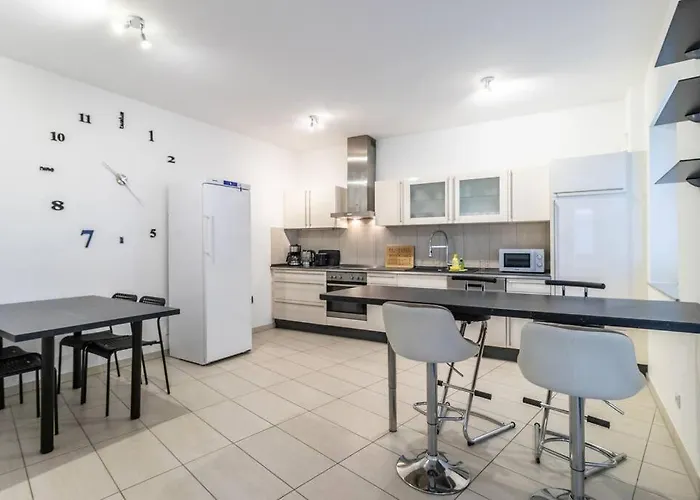 200m² Mit 6 Schlafzimmer Apartamento