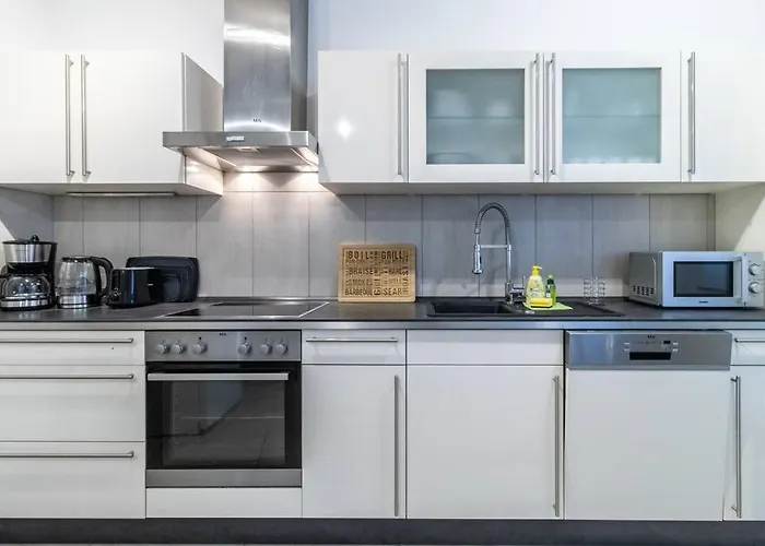 200m² Mit 6 Schlafzimmer Apartamento