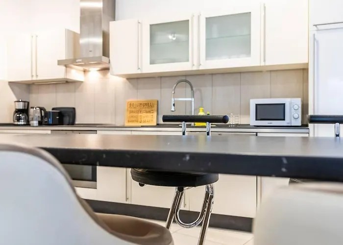 200m² Mit 6 Schlafzimmer Apartamento