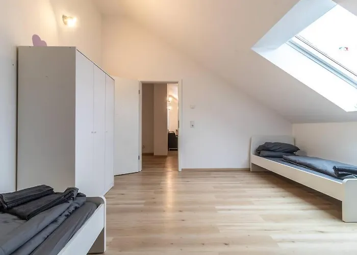 200m² Mit 6 Schlafzimmer Apartamento *
