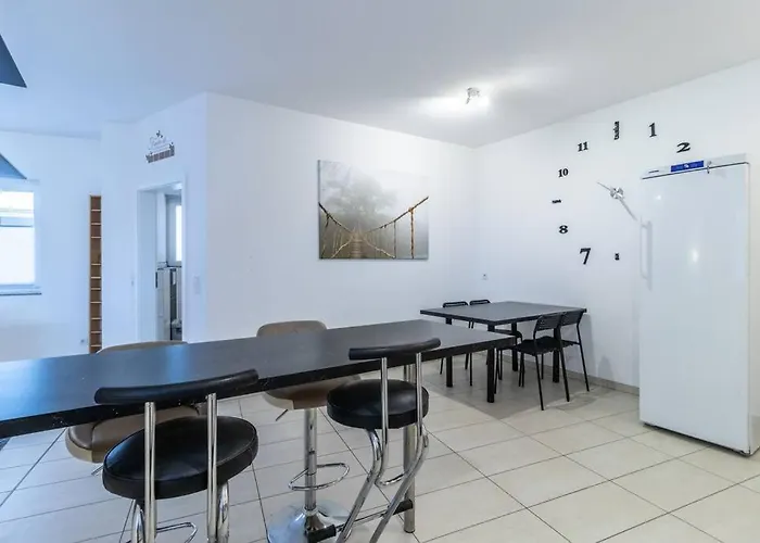 200m² Mit 6 Schlafzimmer